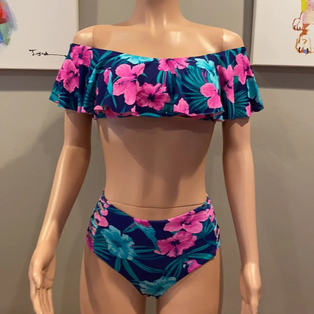 Revolve Floral hibiscus print high rise strappy ruffle bikini set - Picture 2 of 6